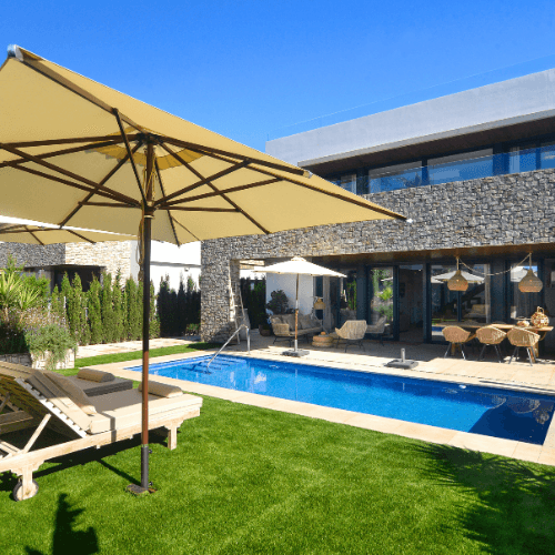 Modern villa with pool and garden in Mallorca.